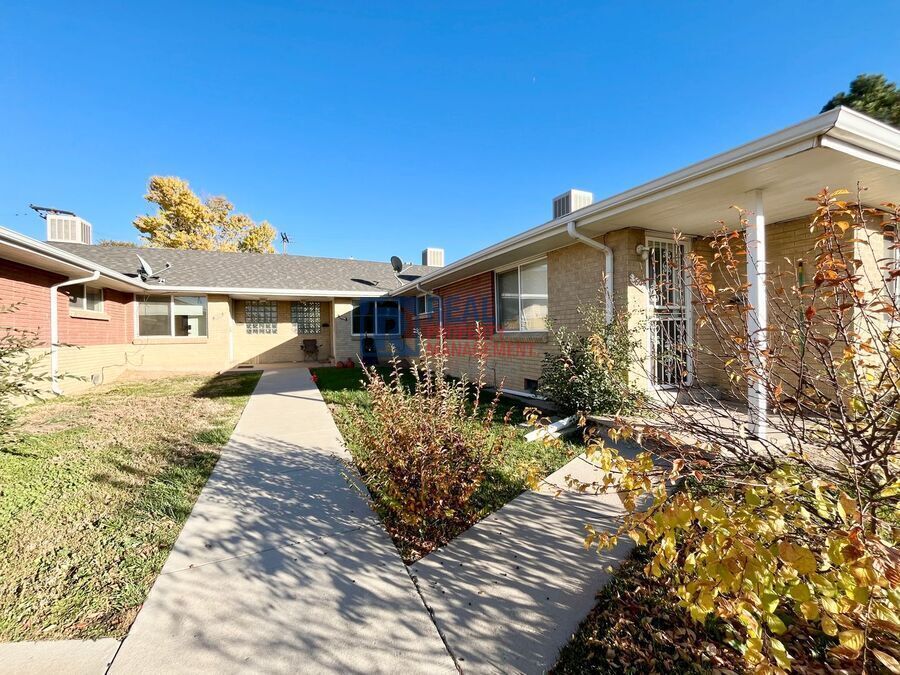 Primary Photo - 3696 Glencoe St