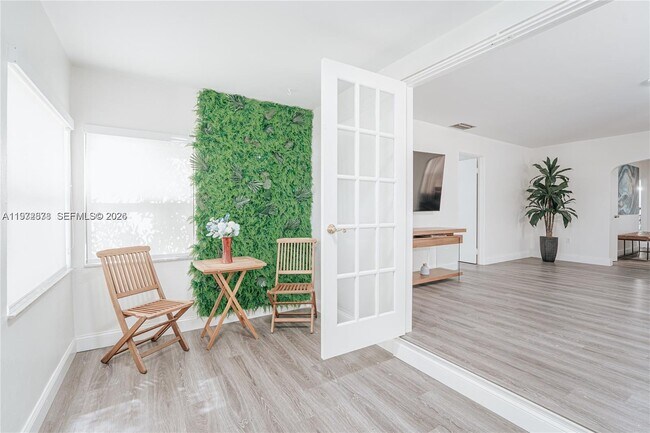 Foto del edificio - 11080 Peachtree Dr