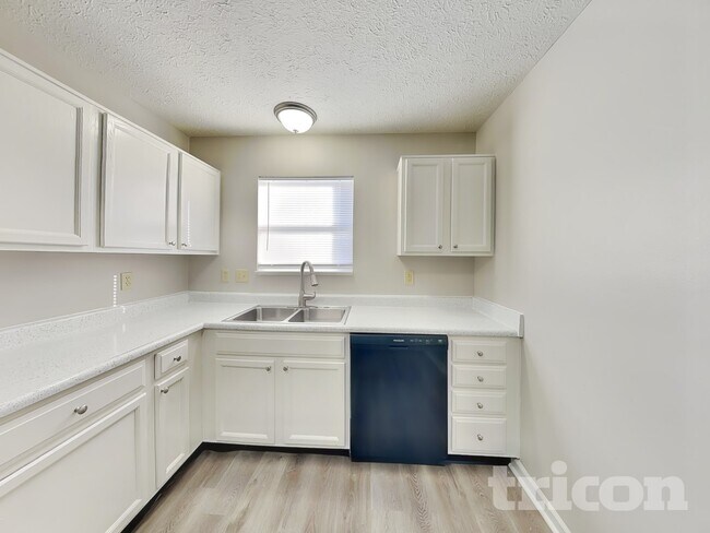 Foto del edificio - 1334 Grand Canyon Cir