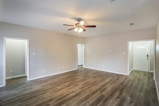 Foto del edificio - 7537 Arbor Park Dr