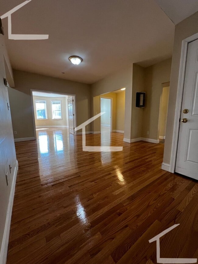 Building Photo - HOT BROOKLINE LISTING!!!!!