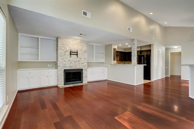 Building Photo - 11126 Twain Dr