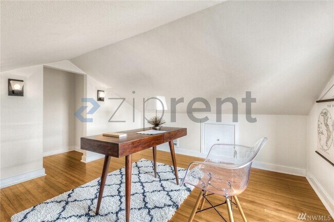 Building Photo - 5137 S Holly St