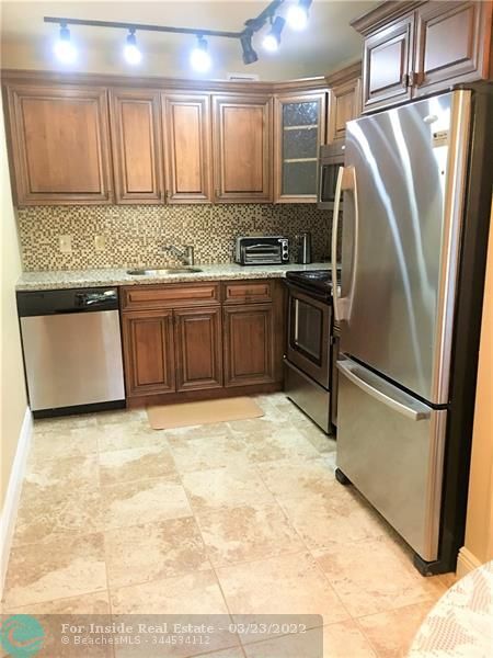 Foto principal - 13450 SW 3rd St