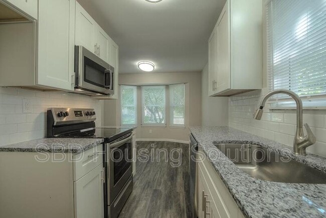 Foto del edificio - 613 NE 114th Terrace