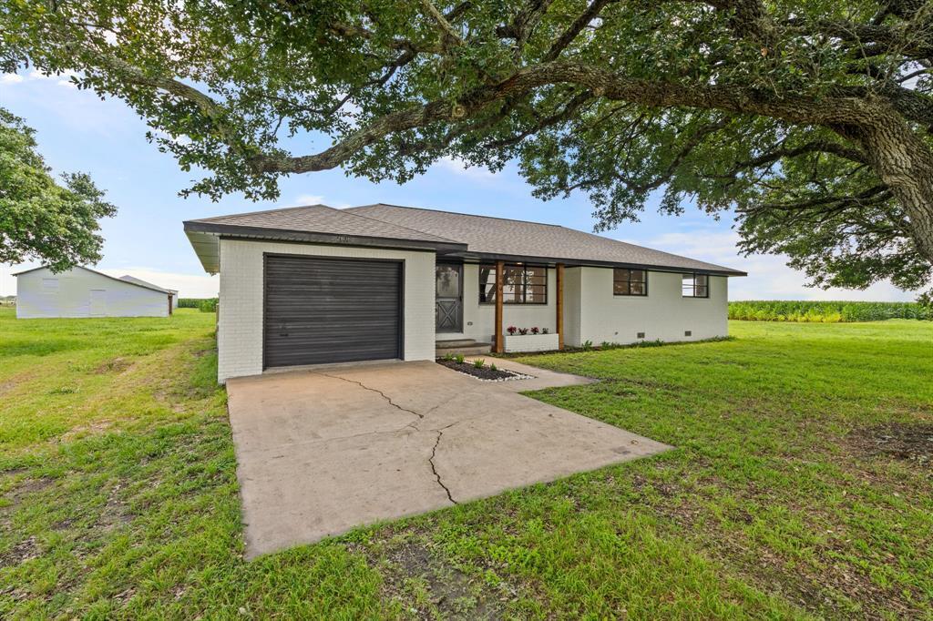 2606 Long Ln, Wallis, TX 77485 House for Rent in Wallis, TX