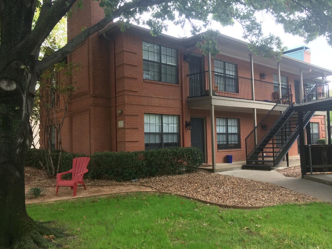 113 Wildwood Ct Unit B, Grapevine, TX 76051 Apartments in Grapevine, TX