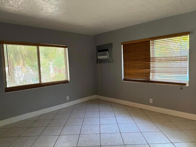 Foto del edificio - 1332 NW 5th Ave