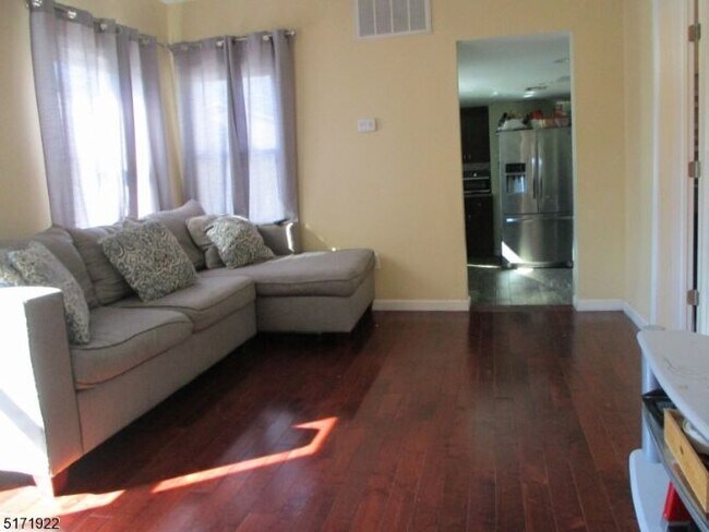 Foto del edificio - 911 Anna St