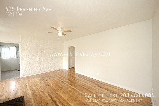 Foto del edificio - 435 Pershing Ave