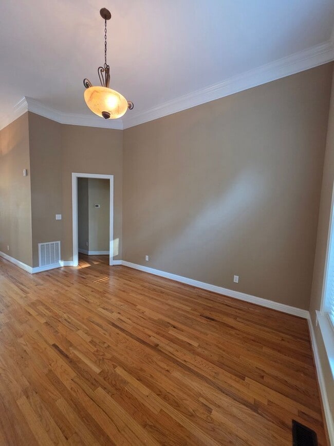 Foto del edificio - 306 Lochleven Ct