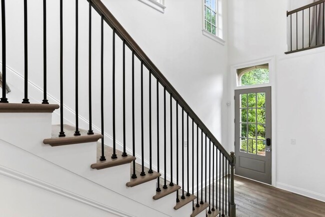 Building Photo - 226 Devin Pl N E