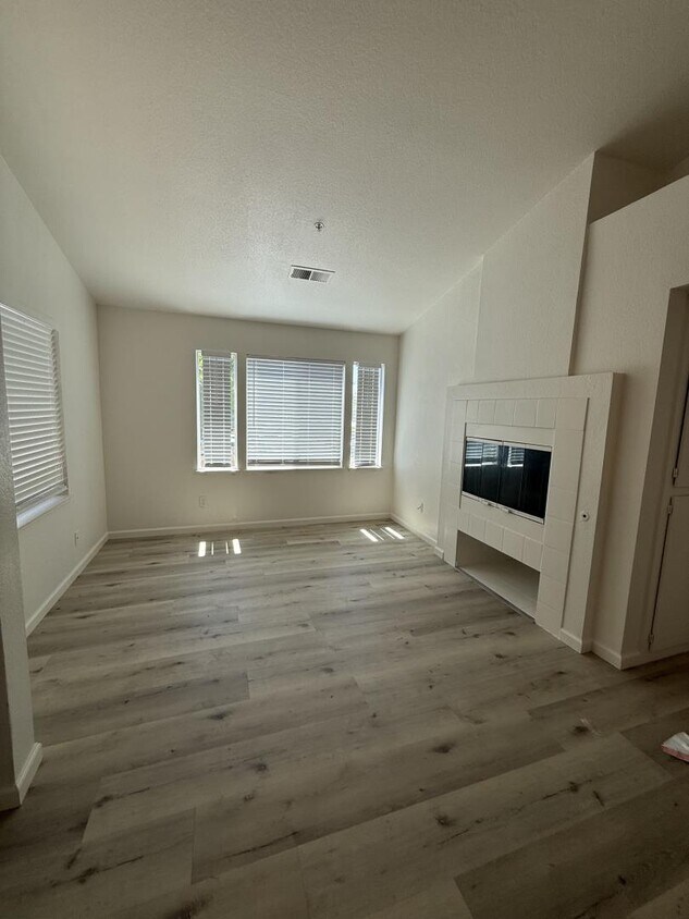Foto principal - 7003 Rodling Dr