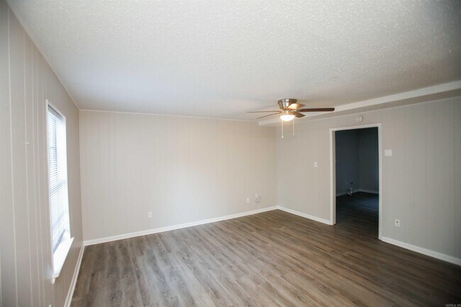 Foto del edificio - 2100 Virginia Dr