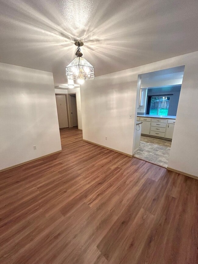 Building Photo - BECHTEL