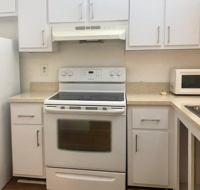 Foto del edificio - 15701 W Waterside Cir