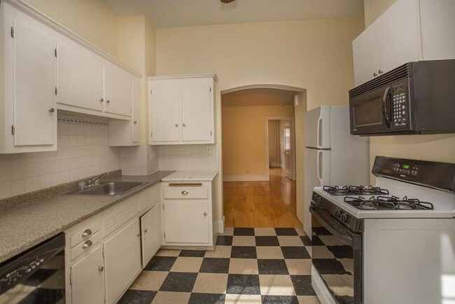 Foto del edificio - 1BR Newton apartment Parking Included