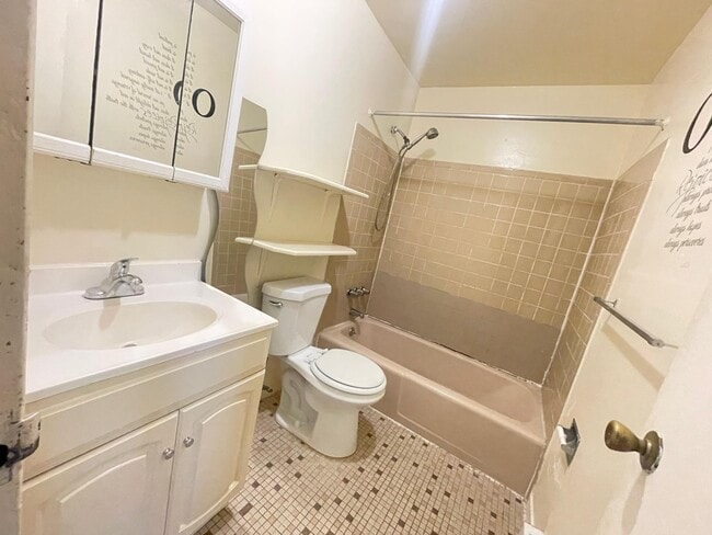 Building Photo - 55 Fieldstone Dr