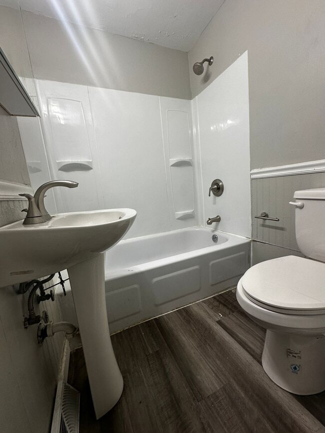 Photo - 1408 Methyl St Apartment