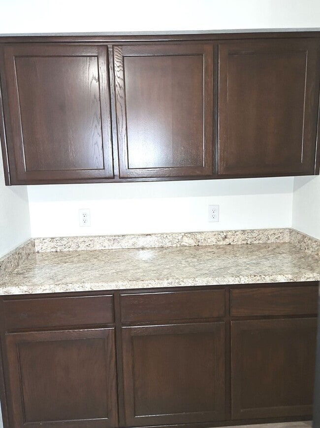 Building Photo - Almost Brand New!