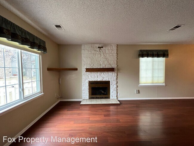 Foto del edificio - 2 br, 2 bath House - 8477 Everett Way Unit C