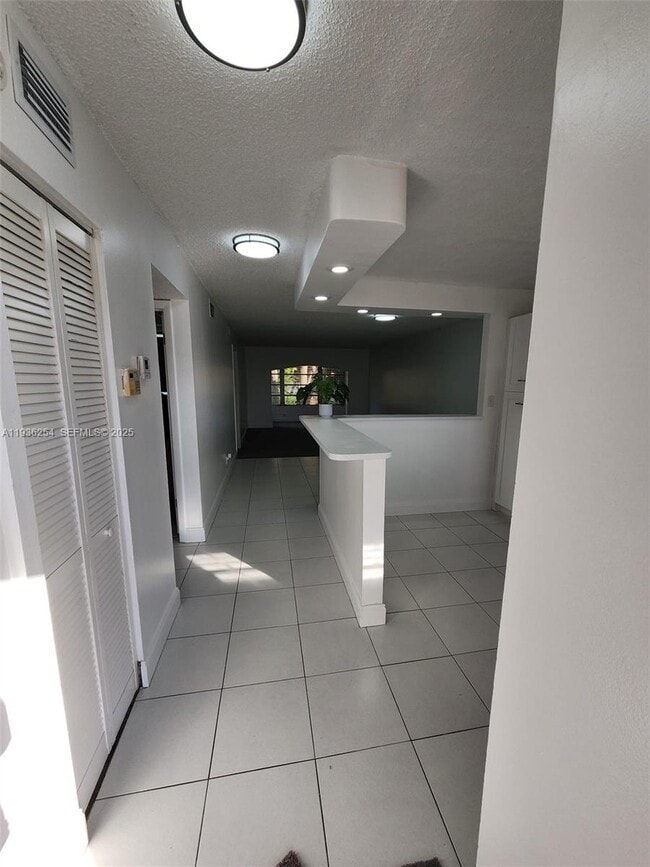 Foto del edificio - 609 S State Rd 7