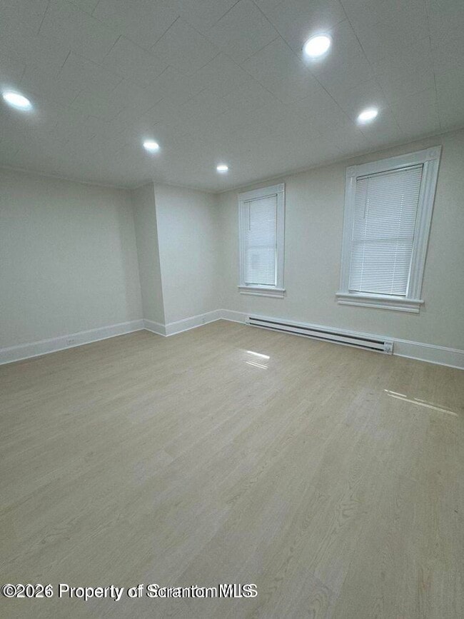 Foto del edificio - 538 N Sumner Ave