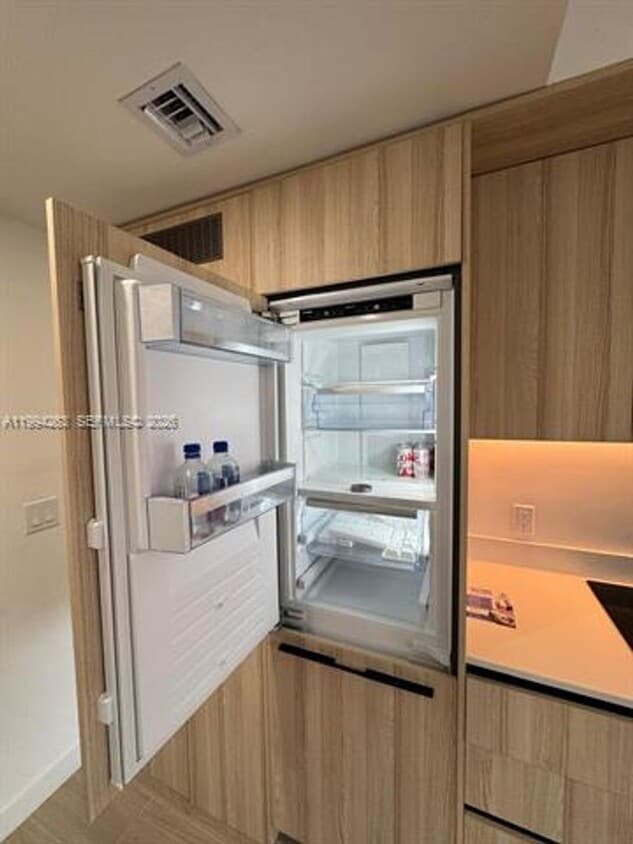 Photo - 225 N Miami Ave # 302 (A11994263)