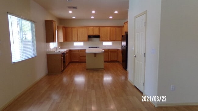Building Photo - 784 San Jacoma Pl
