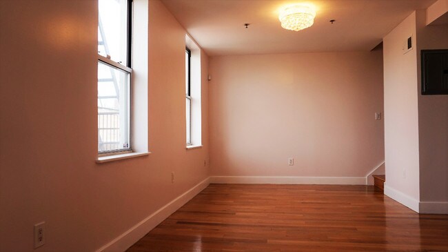 Building Photo - 286 Union Ave