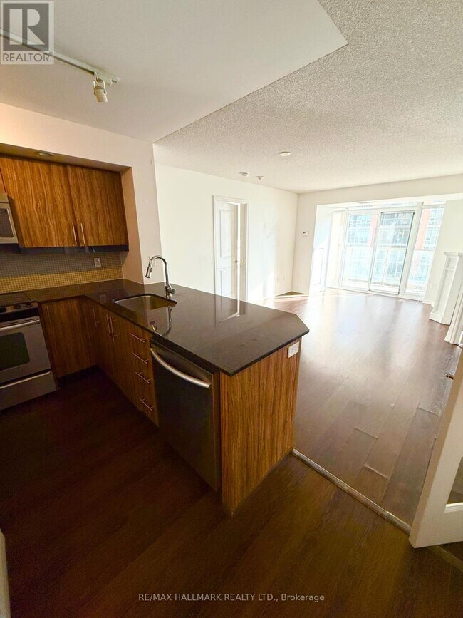 Photo du bâtiment - 75-1375 E Liberty St
