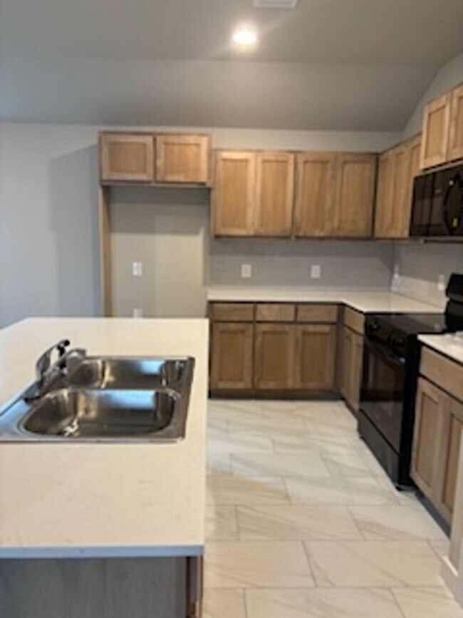 Foto del edificio - First Month Free!