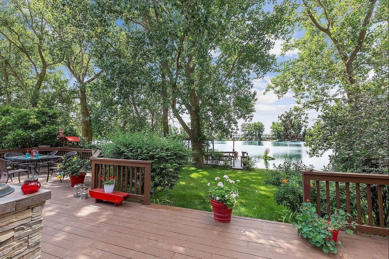 Foto principal - 1058 W Longfellow Dr