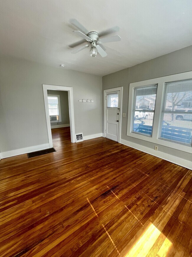 Foto del edificio - 313 N Walnut St