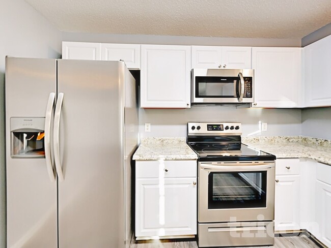 Building Photo - 19 Sterling Ridge Ct