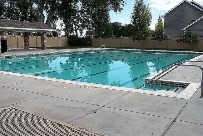 Foto del edificio - 5225 White Willow Dr