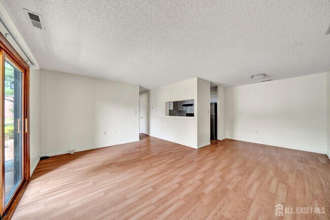 Foto del edificio - 601 Ravens Crest Dr