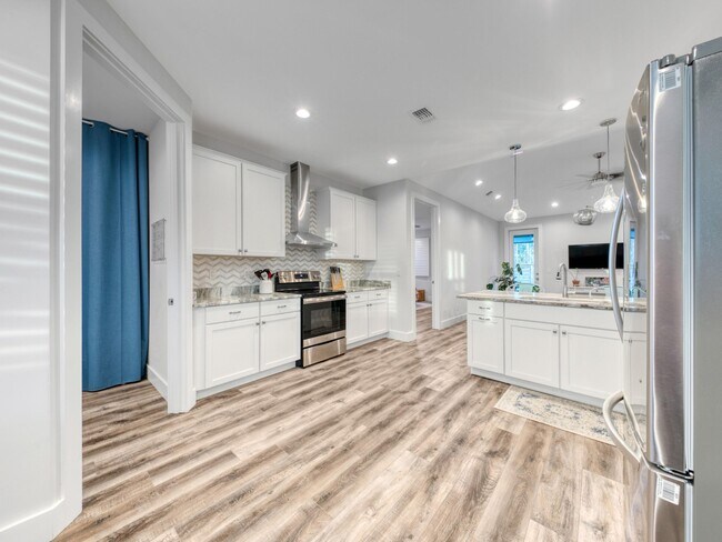 Building Photo - 132 Shelter Cove Dr