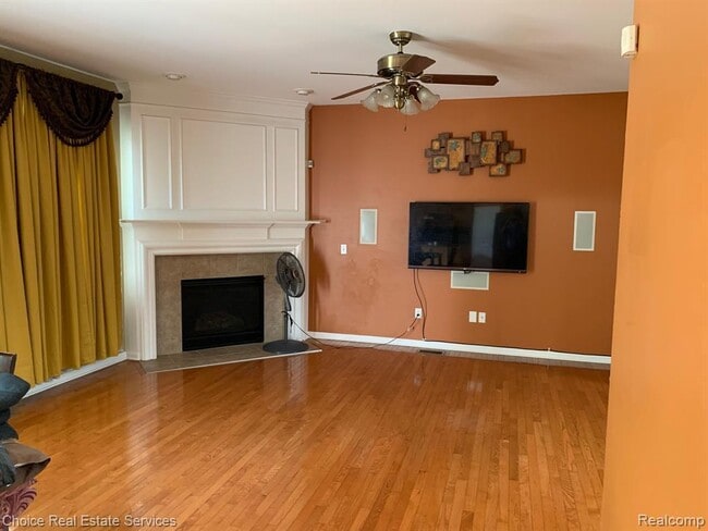 Building Photo - 45260 Bartlett Dr