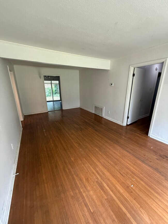 Foto del edificio - 5037 Kaye Rd