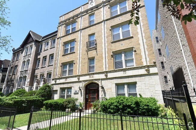 Building Photo - 640 W Wrightwood Ave