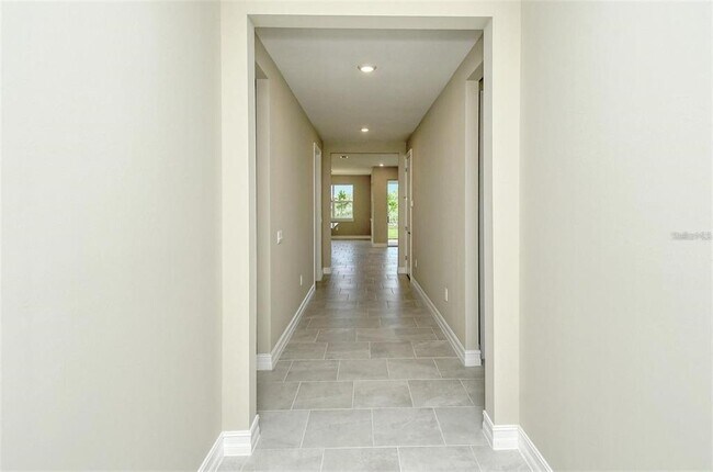 Foto del edificio - 16083 Poplar Hl Ln