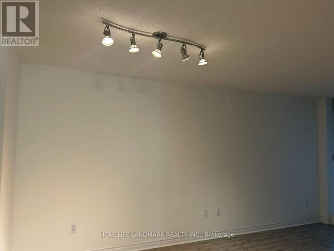 Photo du bâtiment - 29 Pemberton Ave