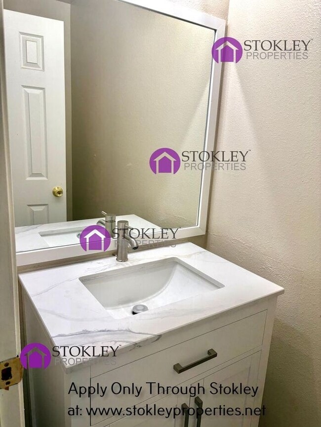 Foto del edificio - 27 Oak Brook Pl