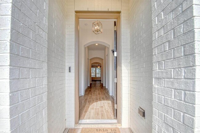 Building Photo - 17099 Crimson Crest Dr