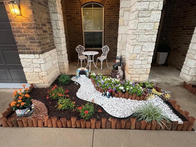 Building Photo - 105 Sandy Lyle Cove