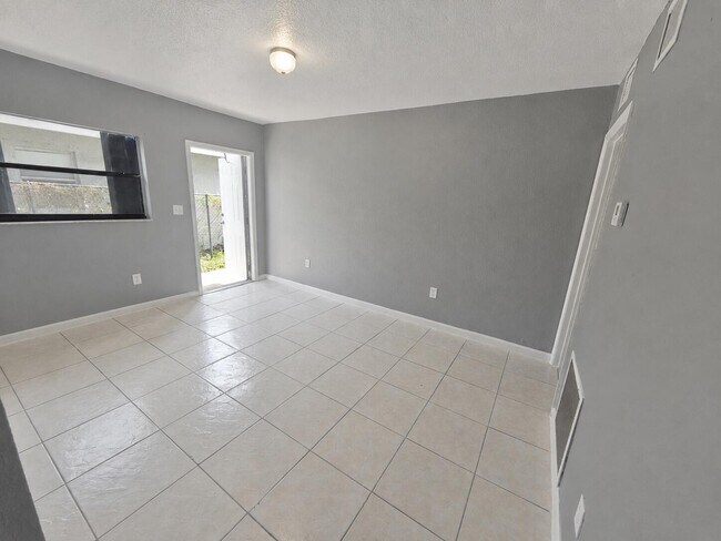 Foto del edificio - 421 NW 7th St