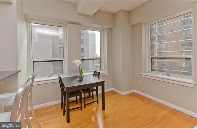 Foto del edificio - 1425 Locust St