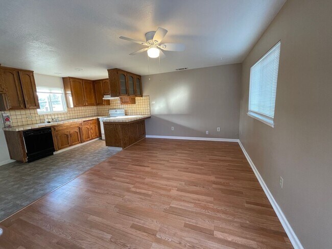 Building Photo - 1 br, 1 bath House - 8795 Creston Rd Unit B
