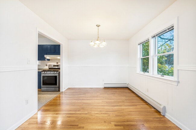 Dining area #1 - 1635 Bergen Blvd